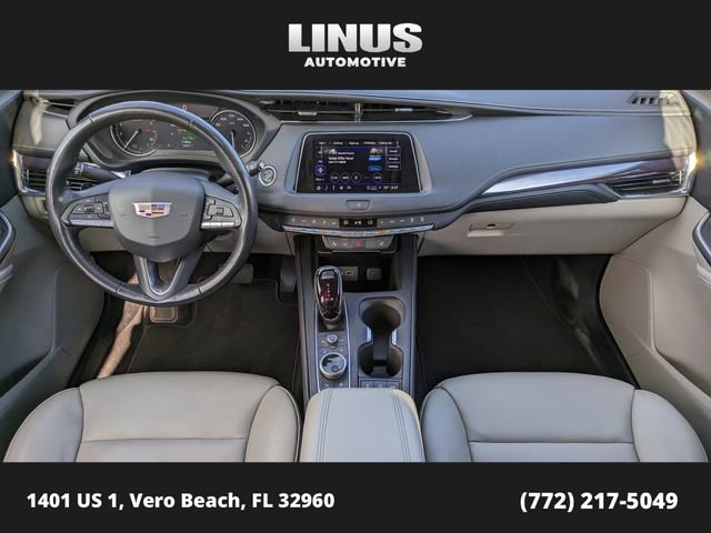 Used 2023 Cadillac XT4 Luxury w/ Cold Weather Package image 16