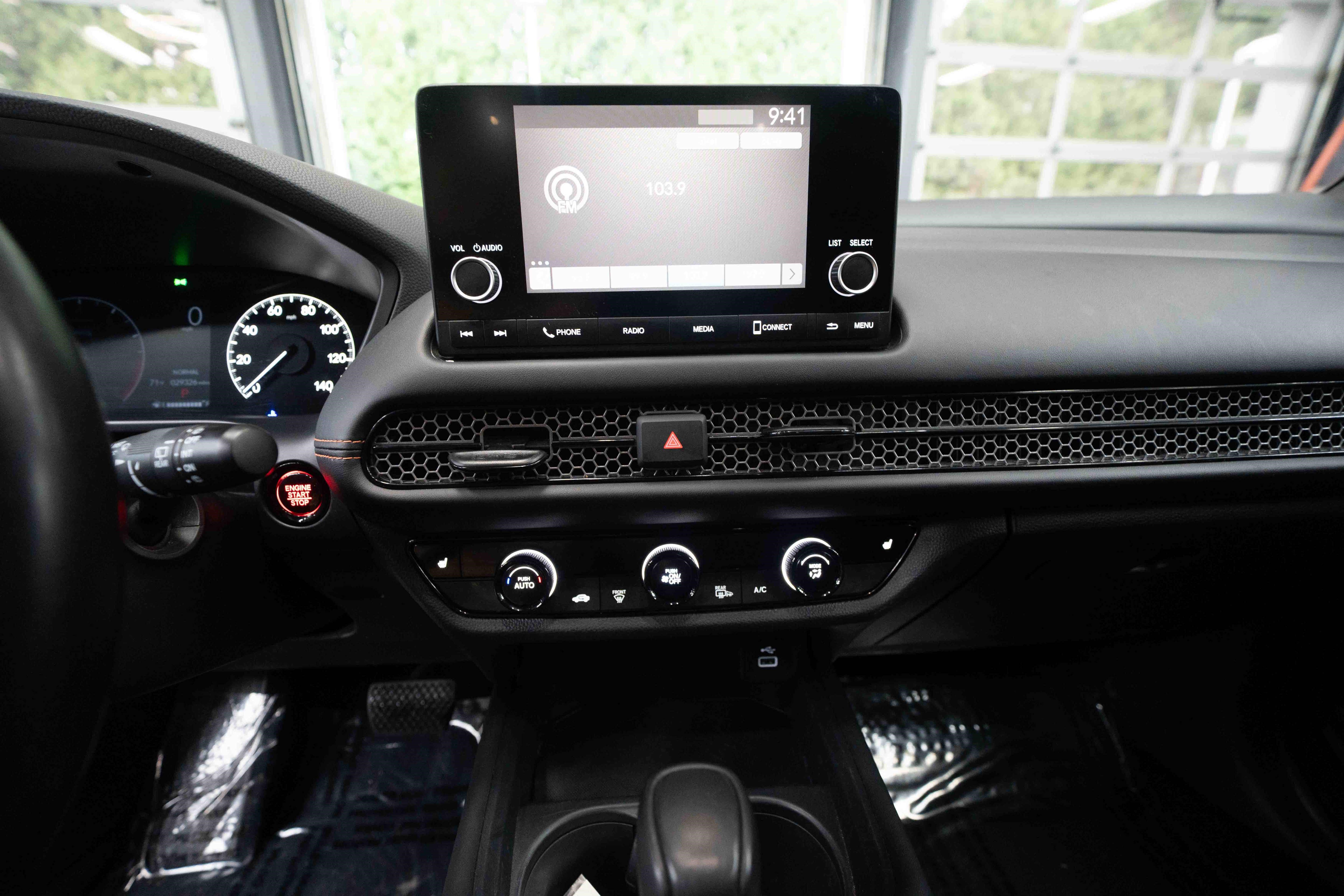 Used 2025 Honda HR-V Sport image 17