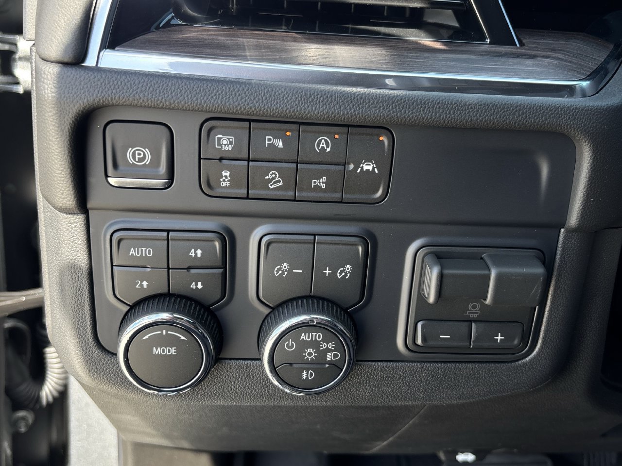New 2027 Chevrolet Tahoe LT w/ Advanced Technology Package AWD/4WD image 22
