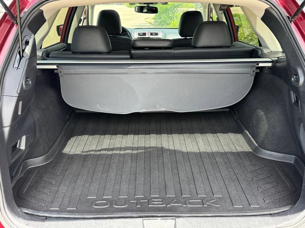 Used 2016 Subaru Outback 3.6R Limited AWD/4WD image 5