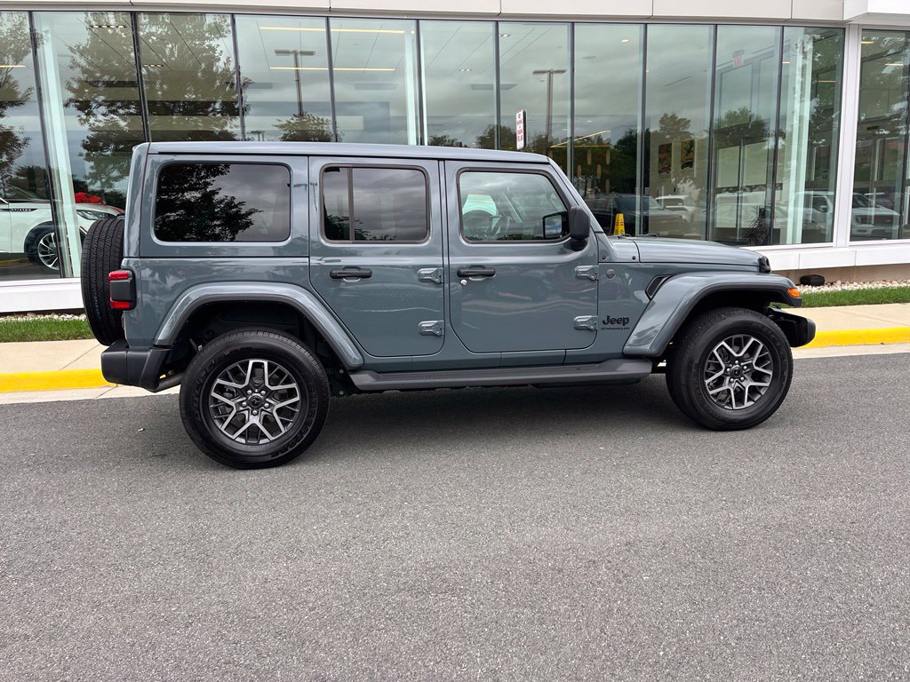 Used 2026 Jeep Wrangler Unlimited Sahara AWD/4WD image 9