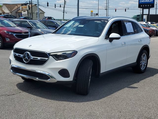 Used 2023 Mercedes-Benz GLC 300 4MATIC image 2