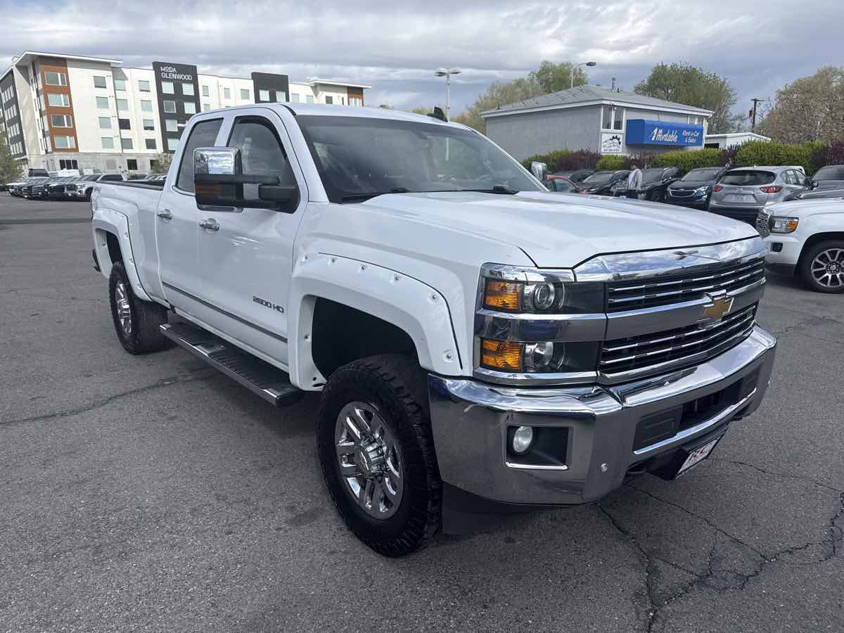 Used 2016 Chevrolet Silverado 2500 LTZ image 4