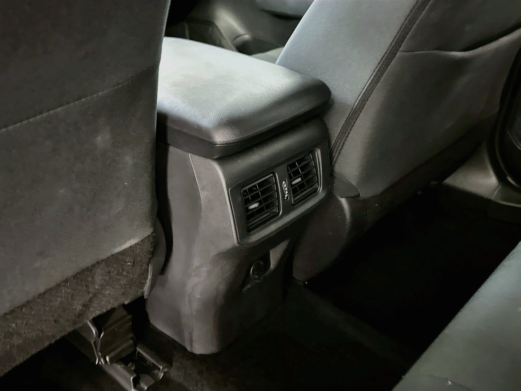 Used 2025 Toyota RAV4 LE AWD/4WD image 28