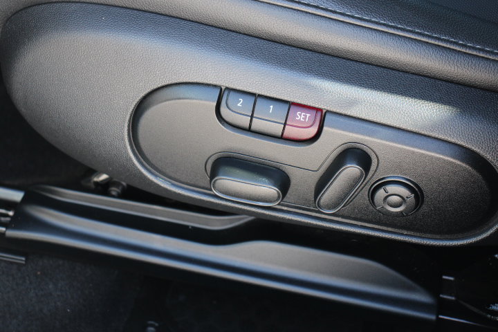 Used 2019 MINI Cooper Countryman SE w/ Premium Package image 12