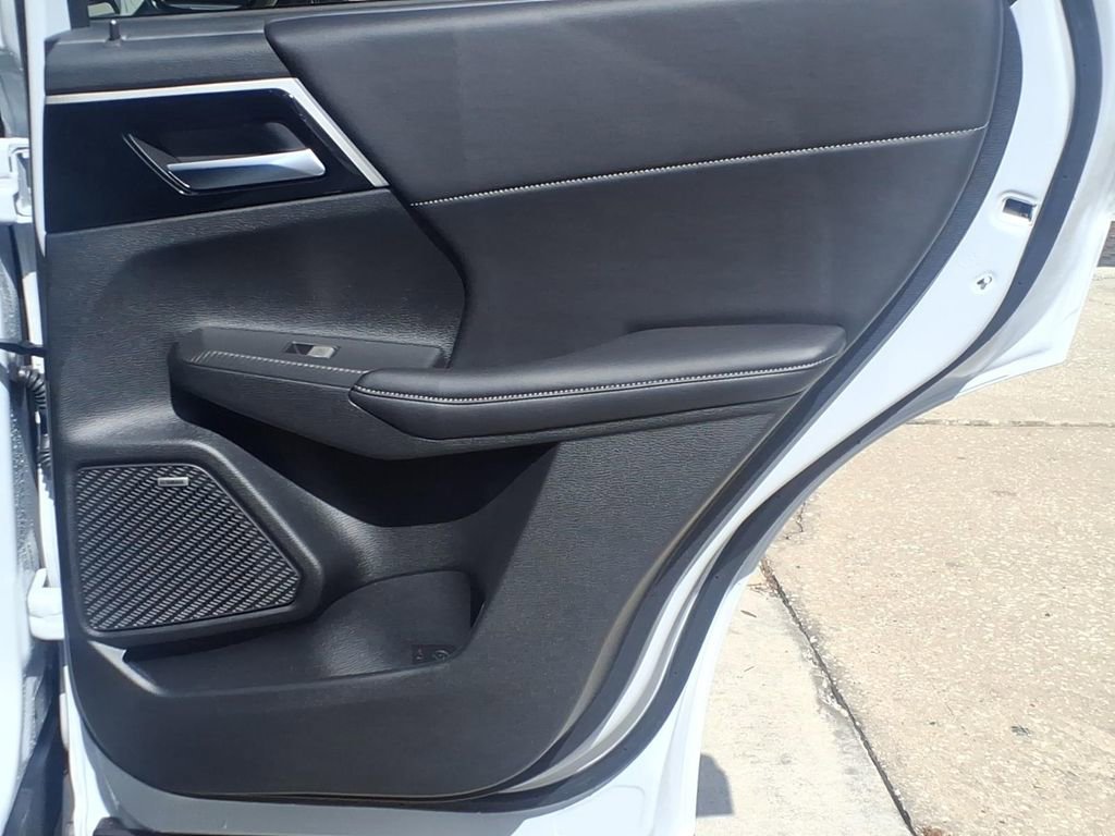 Used 2026 Mitsubishi Outlander LE FWD image 11