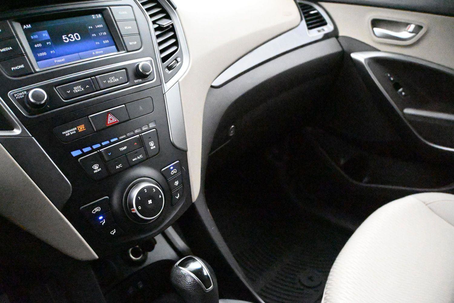 Used 2017 Hyundai Santa Fe Sport AWD/4WD image 4