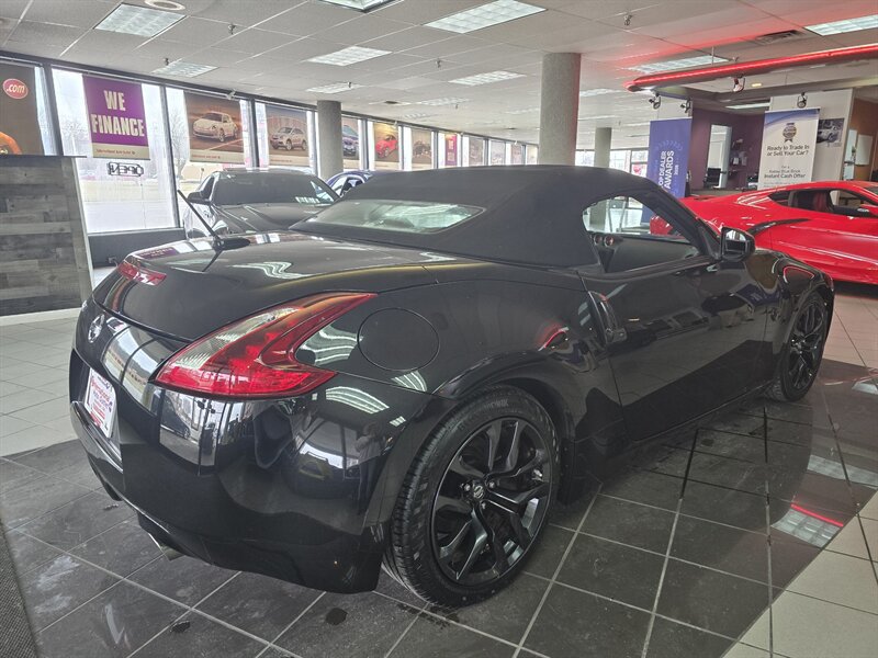 Used 2019 Nissan 370Z Roadster RWD image 28