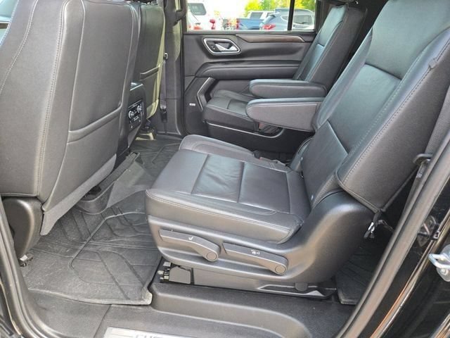 Used 2023 Chevrolet Suburban Z71 w/ Luxury Package AWD/4WD image 23