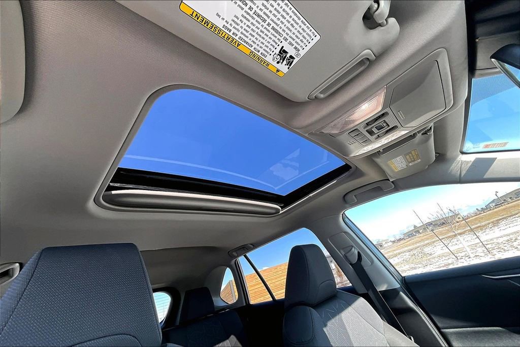 Used 2022 Toyota RAV4 XLE w/ Convenience Package image 22