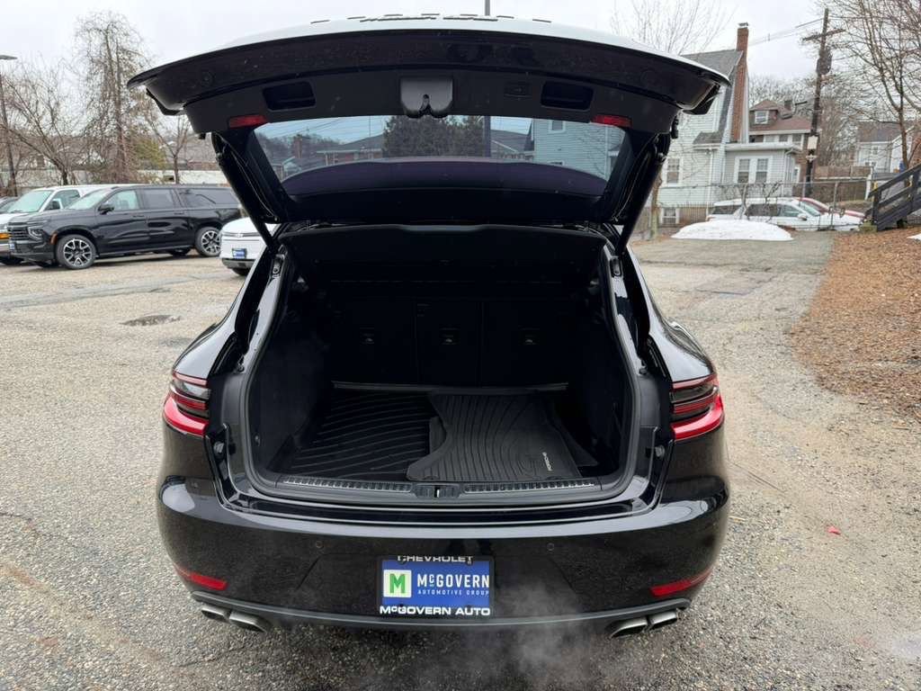 Used 2016 Porsche Macan Turbo image 5