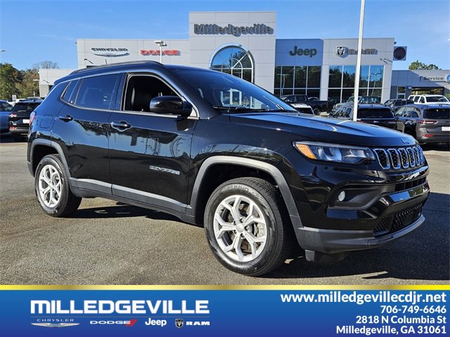 Used 2024 Jeep Compass Latitude w/ Sun and Sound Group