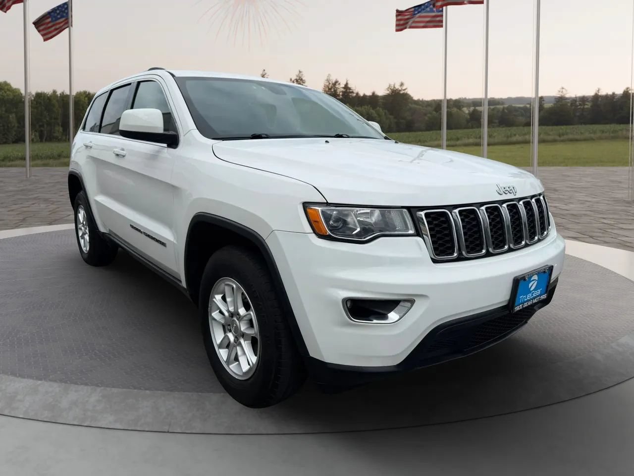Used 2018 Jeep Grand Cherokee Laredo AWD/4WD image 9
