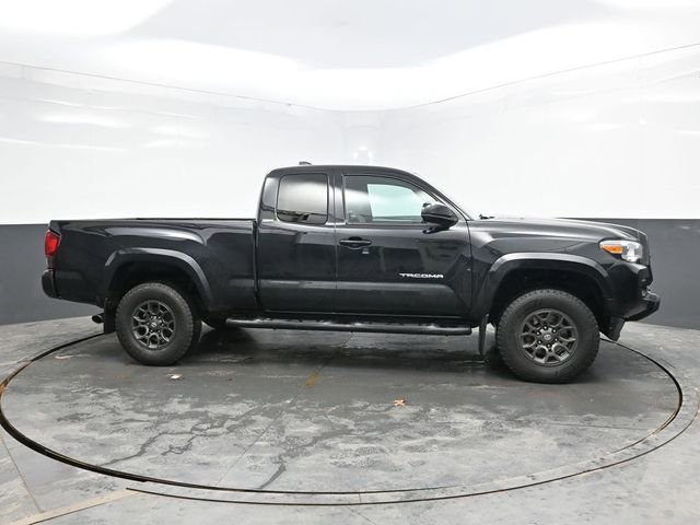 Used 2018 Toyota Tacoma SR5 image 8