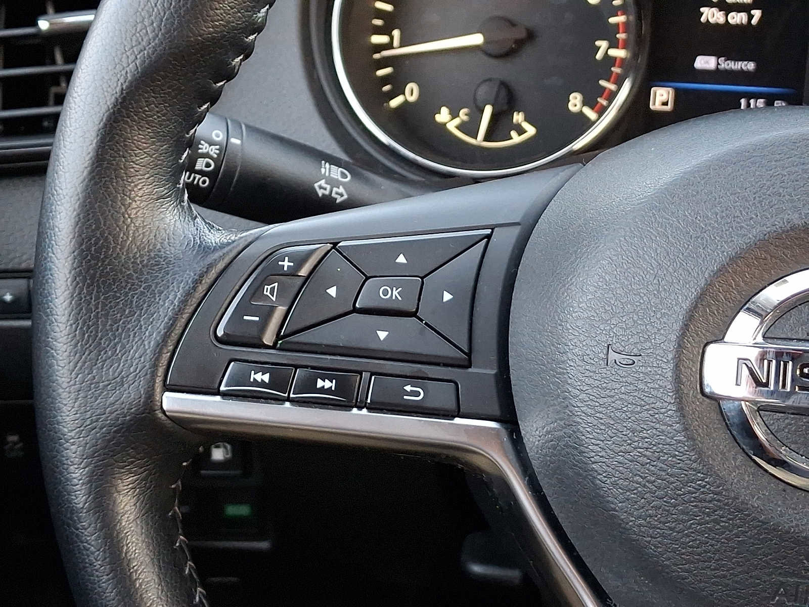 Used 2020 Nissan Rogue SV image 21