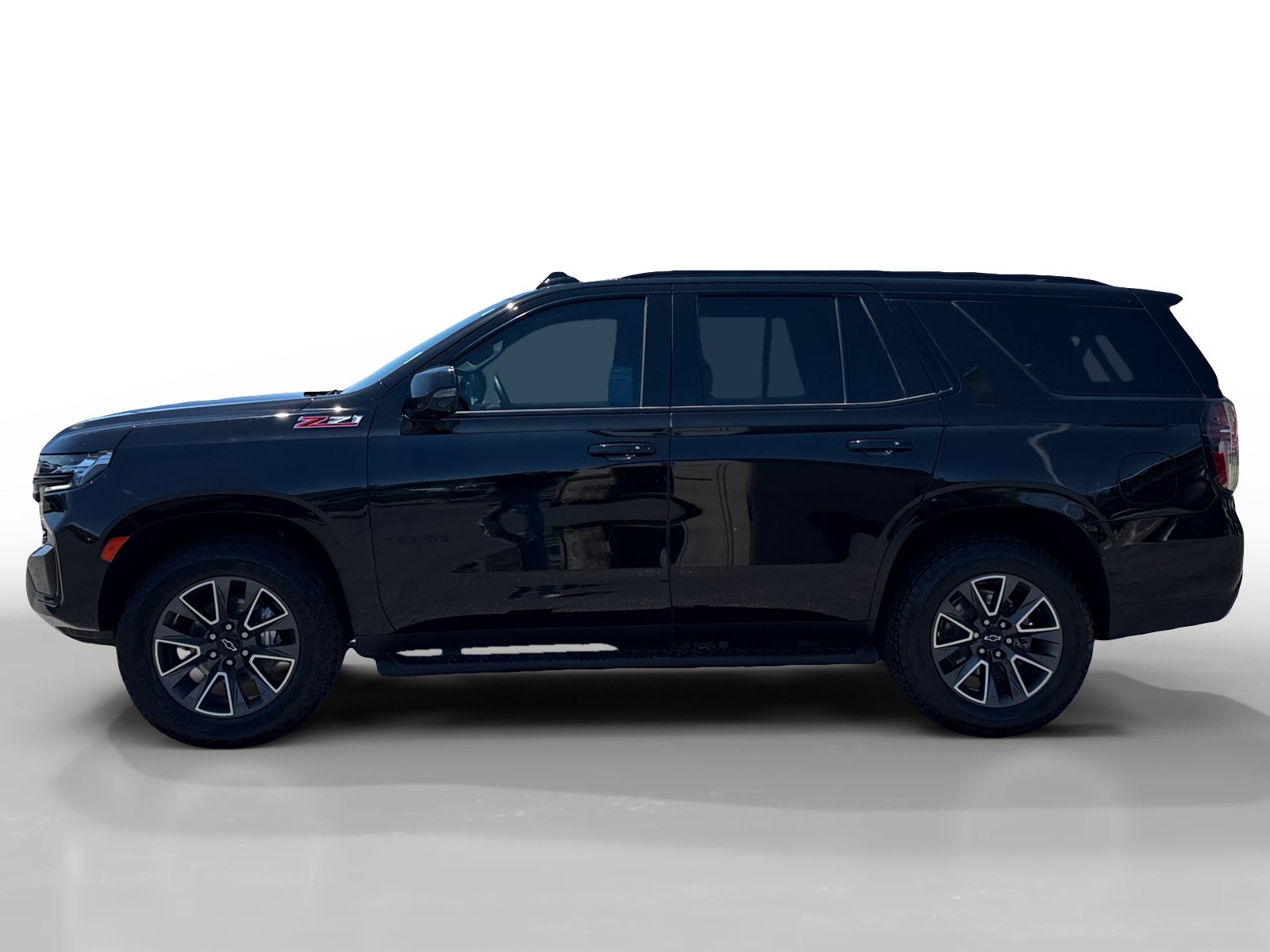 Used 2023 Chevrolet Tahoe Z71 w/ Luxury Package AWD/4WD image 2