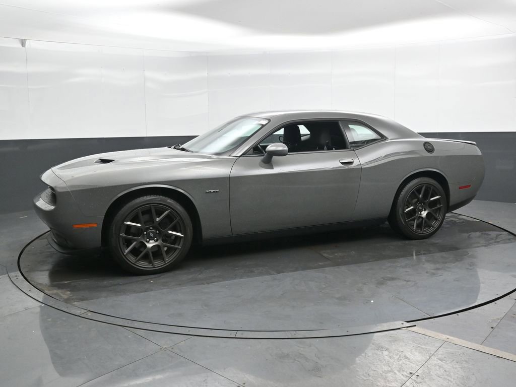 Used 2017 Dodge Challenger R/T image 9