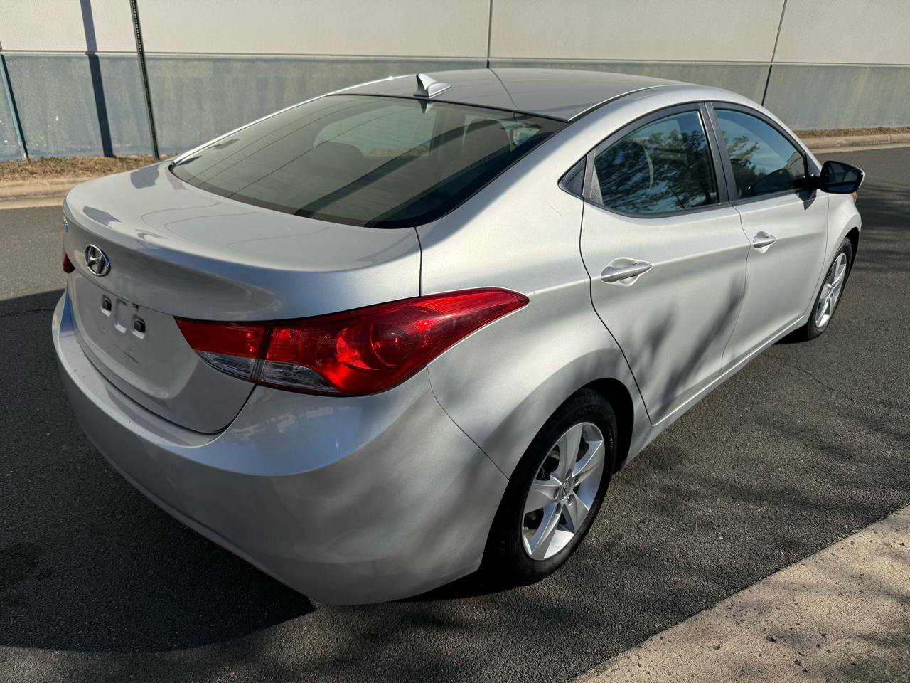 Used 2013 Hyundai Elantra GLS w/ Preferred Pkg image 4