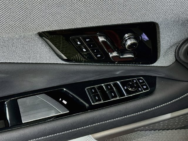 Used 2025 Cadillac Optiq Luxury 1 AWD/4WD image 18