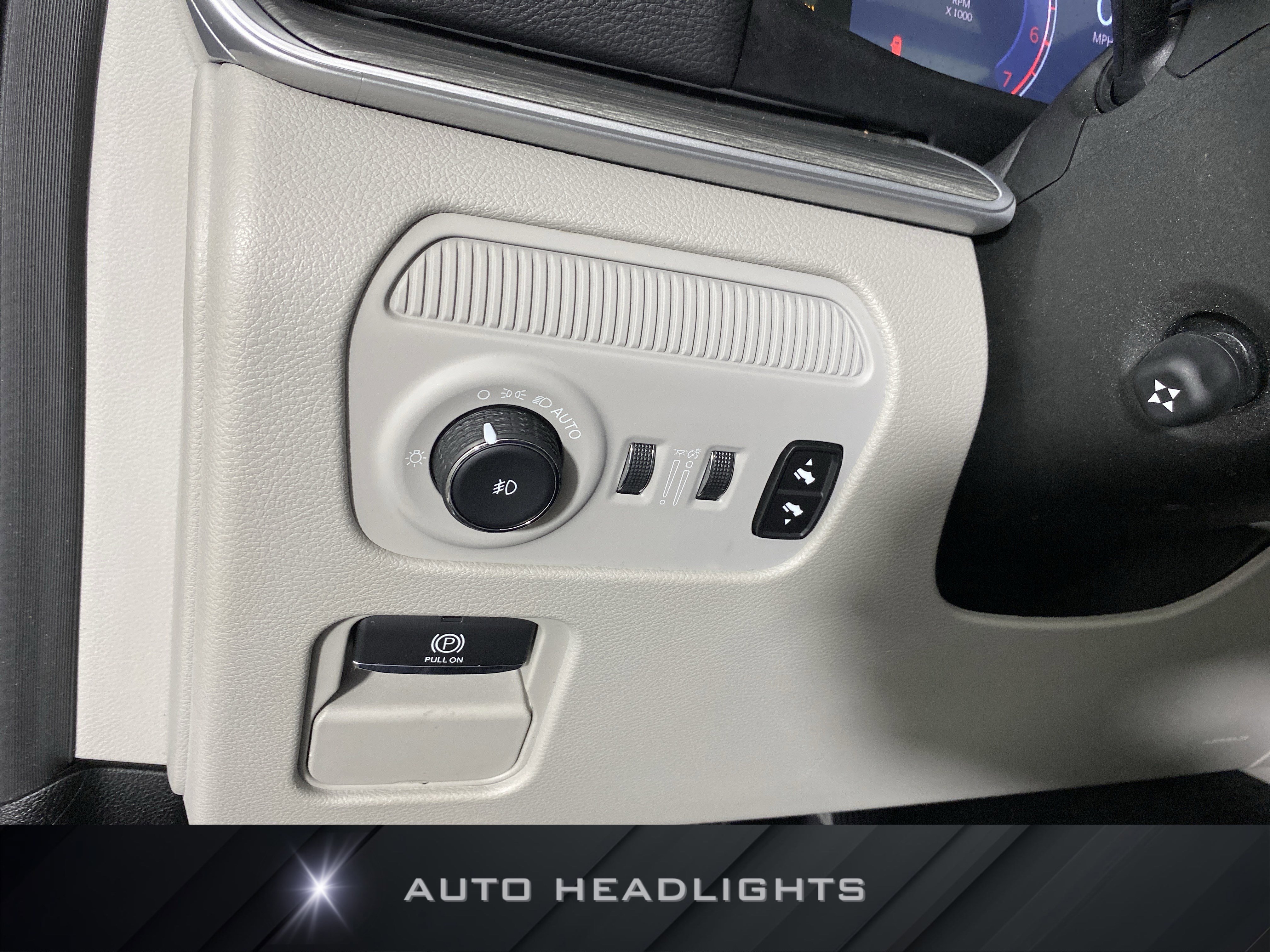 Used 2024 Jeep Wagoneer Series III w/ Premium Group I AWD/4WD image 26