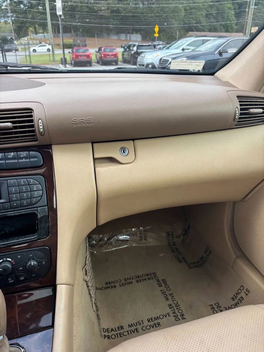 Used 2001 Mercedes-Benz C 240 Sedan image 15