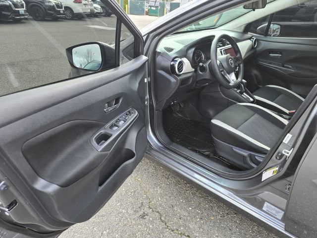 Used 2021 Nissan Versa SV image 16