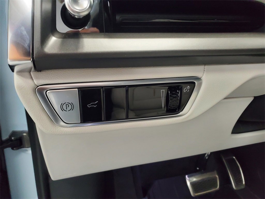 New 2026 Cadillac Vistiq Sport image 10