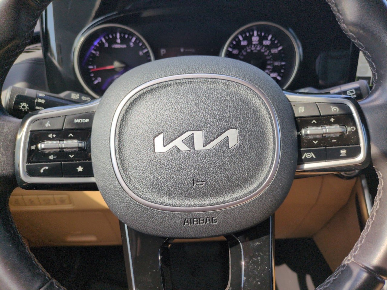 Certified 2024 Kia Carnival EX FWD image 16