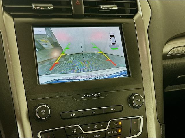 Used 2020 Ford Fusion SE FWD image 17