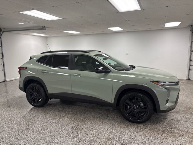 New 2026 Chevrolet Trax ACTIV w/ Sunroof Package