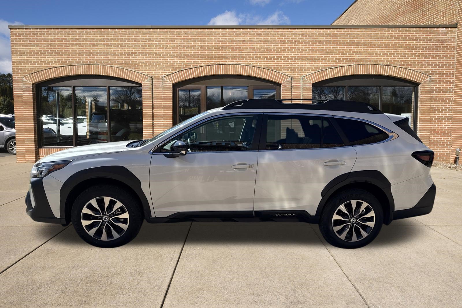 Used 2025 Subaru Outback Limited AWD/4WD image 7