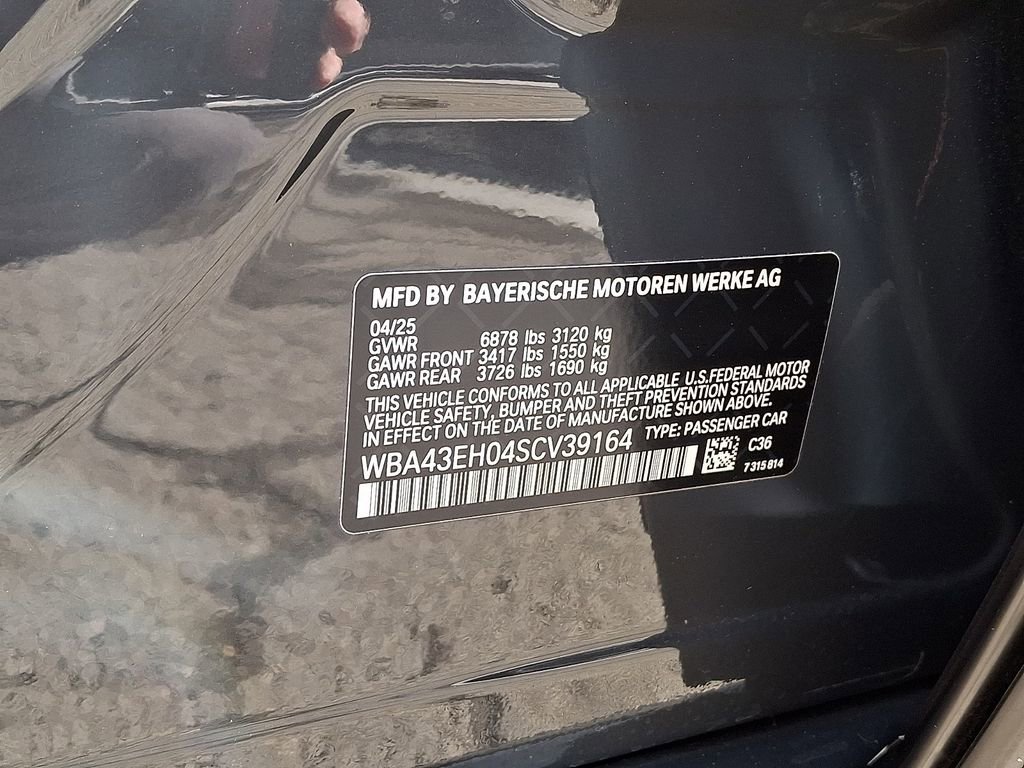 Certified 2025 BMW 750e xDrive w/ Executive Package image 28