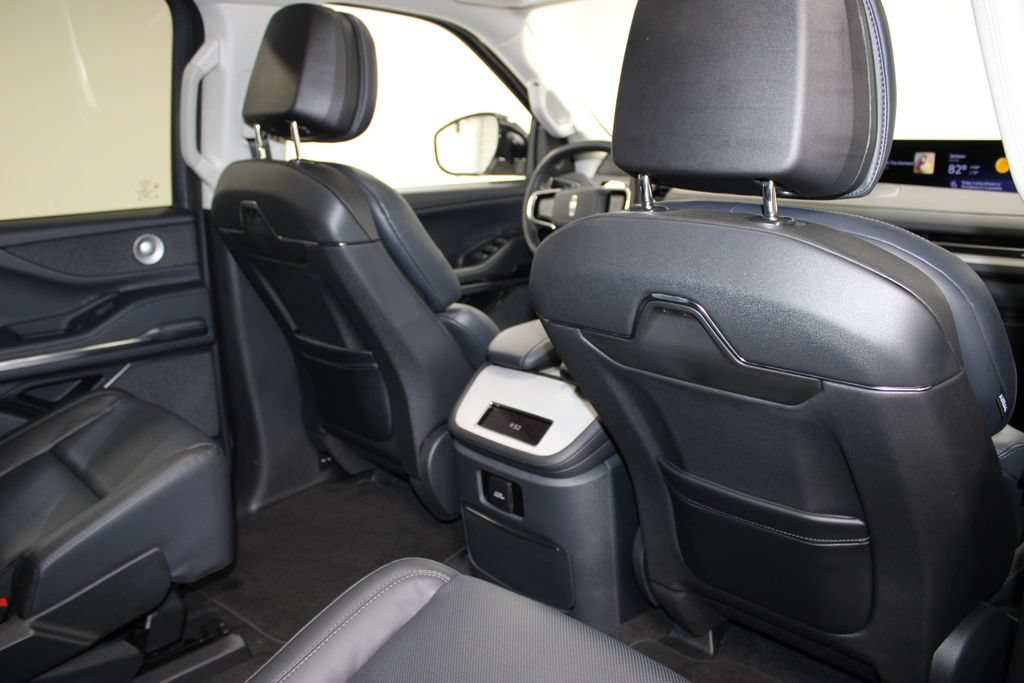 New 2027 Lincoln Navigator Reserve RWD image 35