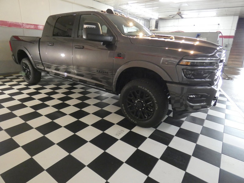 Used 2025 RAM 3500 Limited image 4