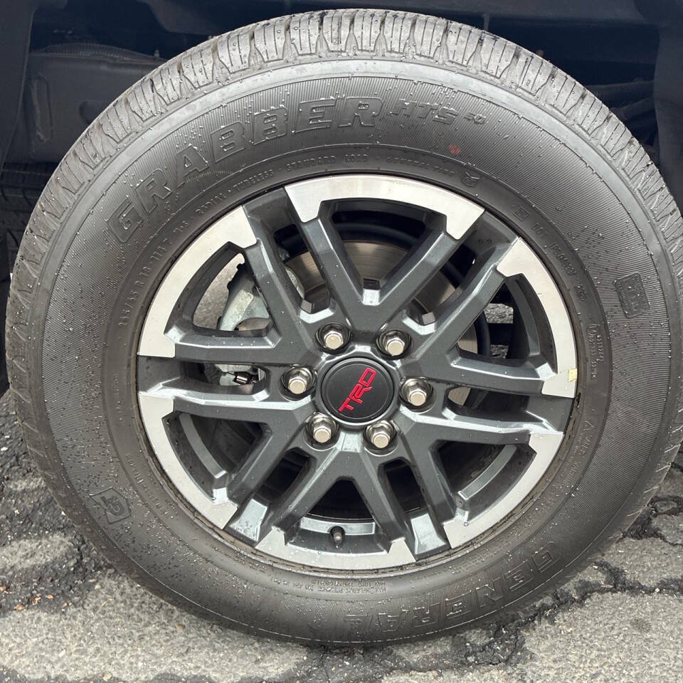 Used 2025 Toyota Tacoma SR5 RWD image 35