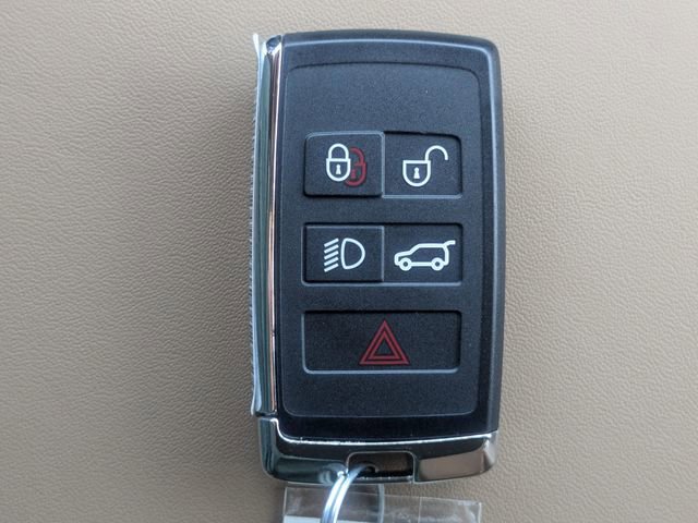 New 2026 Land Rover Defender 130 X-Dynamic SE image 29