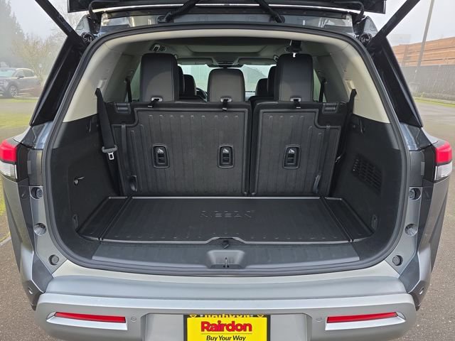 New 2025 Nissan Pathfinder SL w/ SL Premium Package image 13