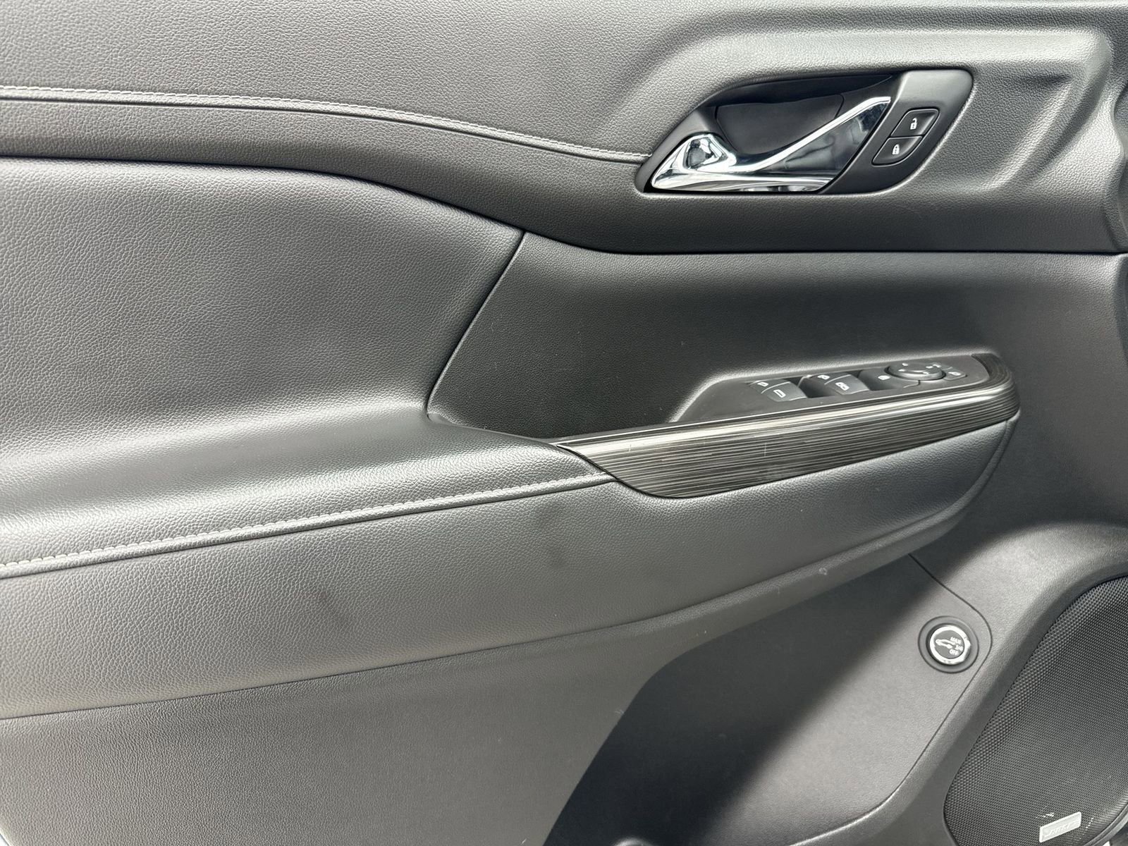 Used 2020 GMC Acadia SLT image 27