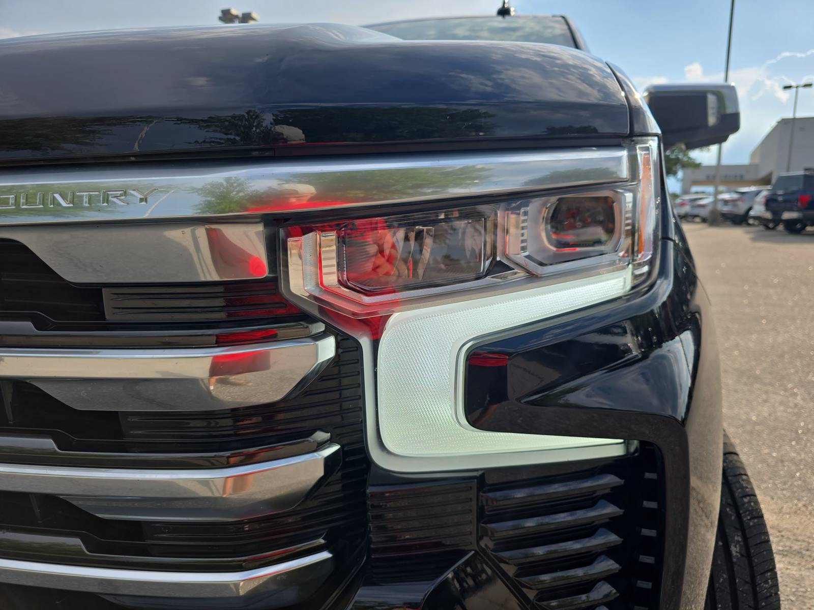 Used 2023 Chevrolet Silverado 1500 High Country w/ High Country Premium Package AWD/4WD image 31