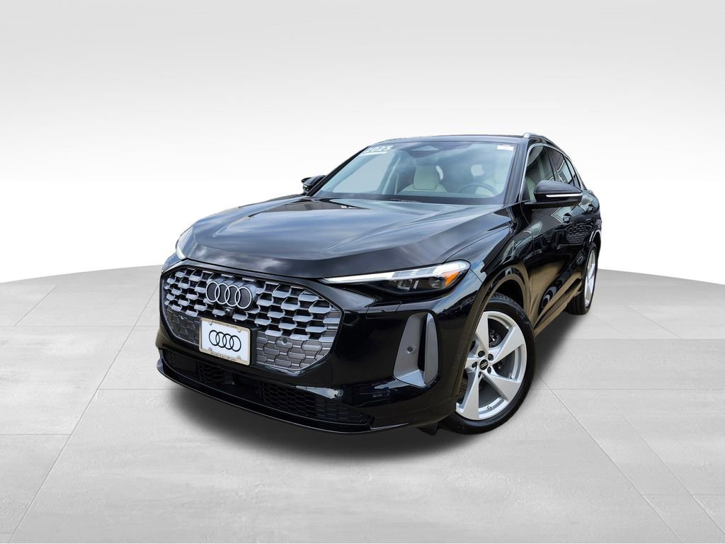 Certified 2025 Audi Q5 Prestige image 3