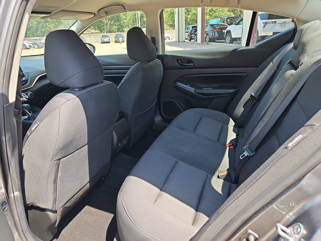 Used 2025 Nissan Altima 2.5 SV FWD image 28
