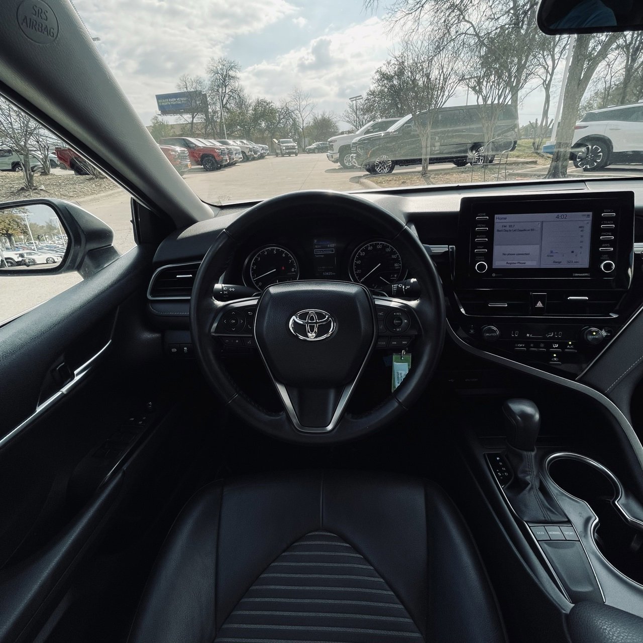 Used 2024 Toyota Camry SE image 11