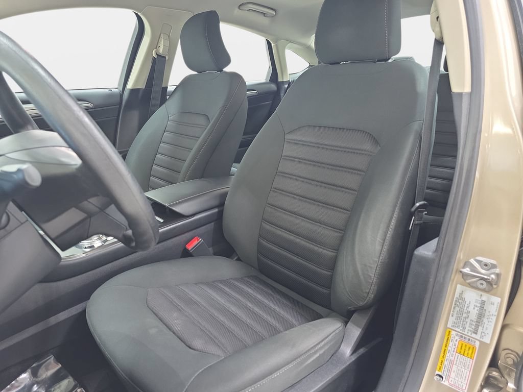 Used 2017 Ford Fusion SE w/ Fusion SE Technology Package FWD image 14