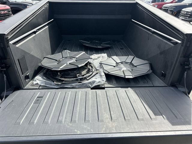 Used 2024 Tesla Cybertruck Cyberbeast AWD/4WD image 23