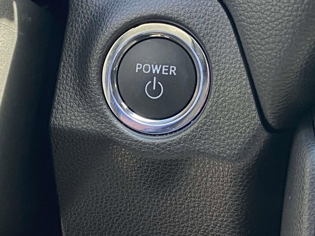 Used 2025 Toyota RAV4 XSE AWD/4WD image 31