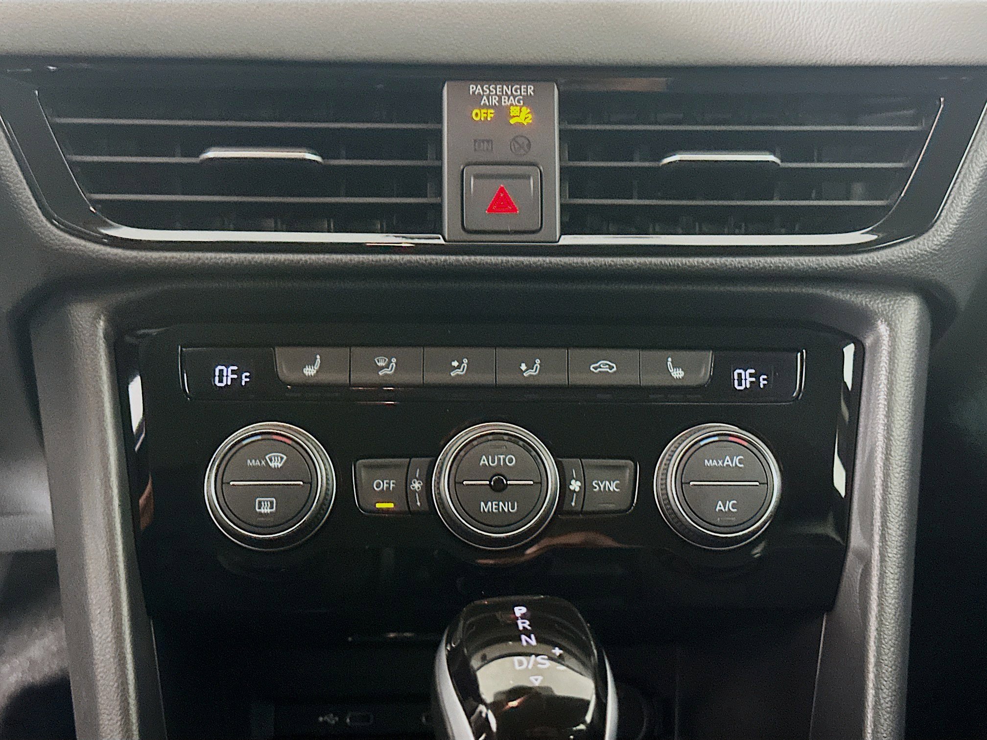 Used 2024 Volkswagen Taos SE image 23