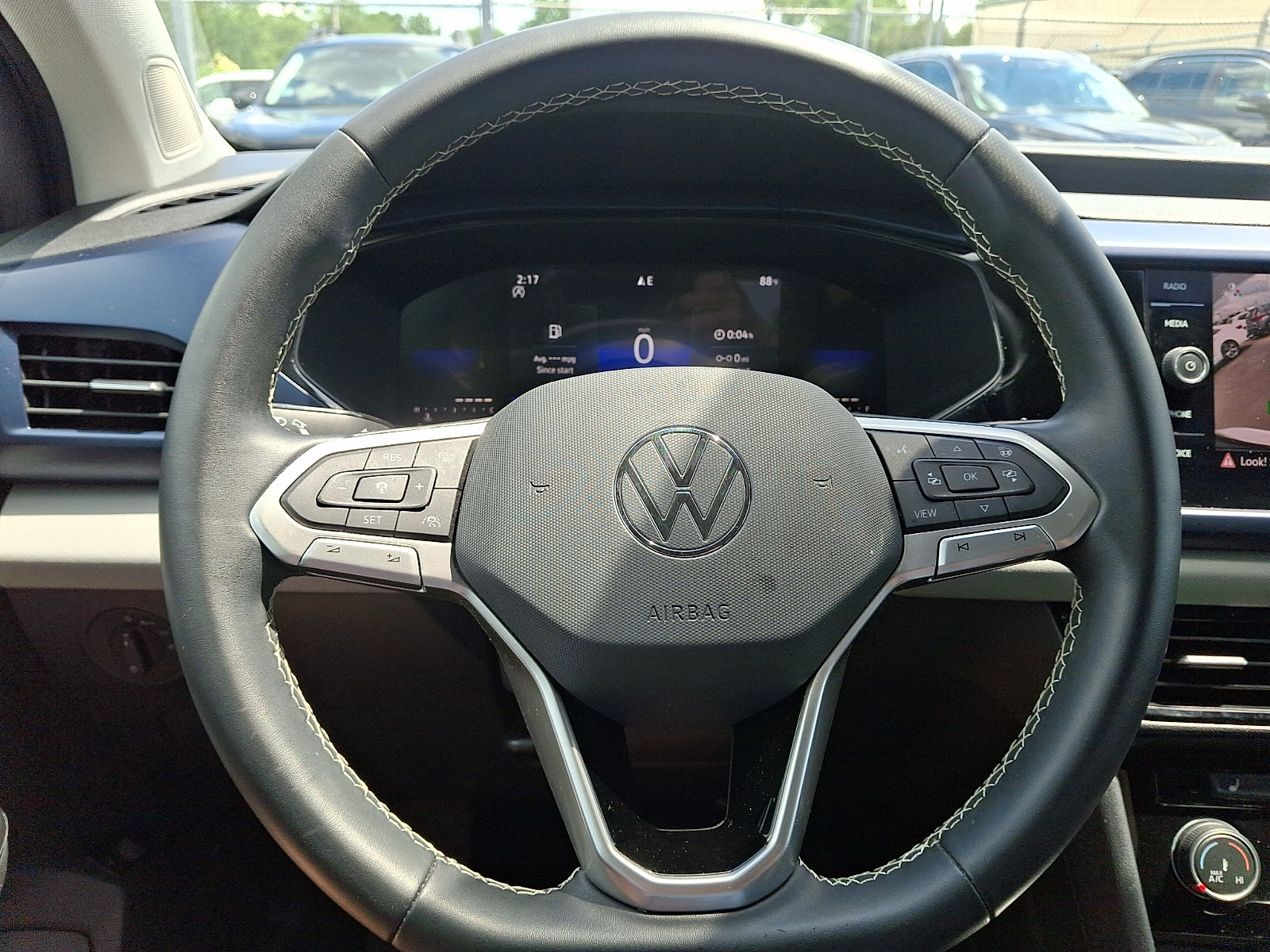 Certified 2023 Volkswagen Taos SE FWD image 18
