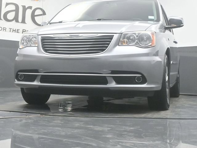 Used 2014 Chrysler Town & Country Touring-L image 56