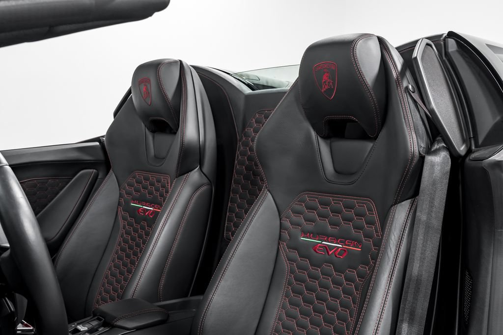 Used 2022 Lamborghini Huracan EVO RWD image 19