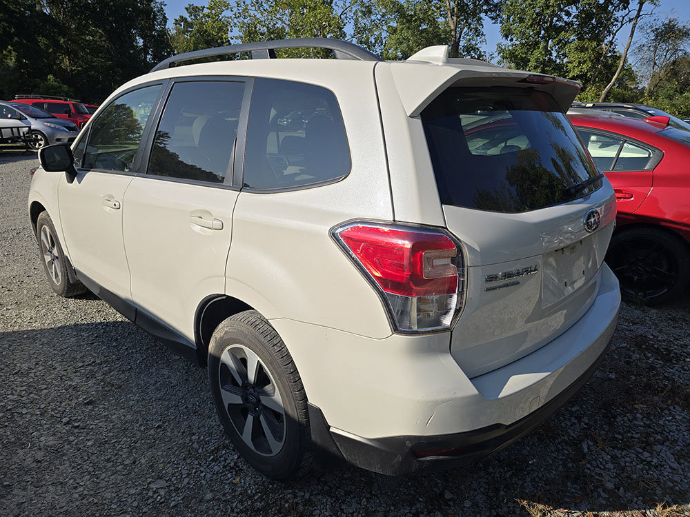 Used 2017 Subaru Forester 2.5i Premium w/ All-Weather Package image 2